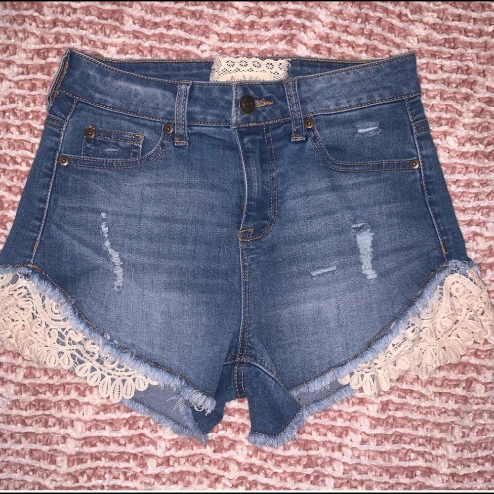 Altar’d state lace shorts